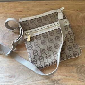 Michael Kors cross body purse